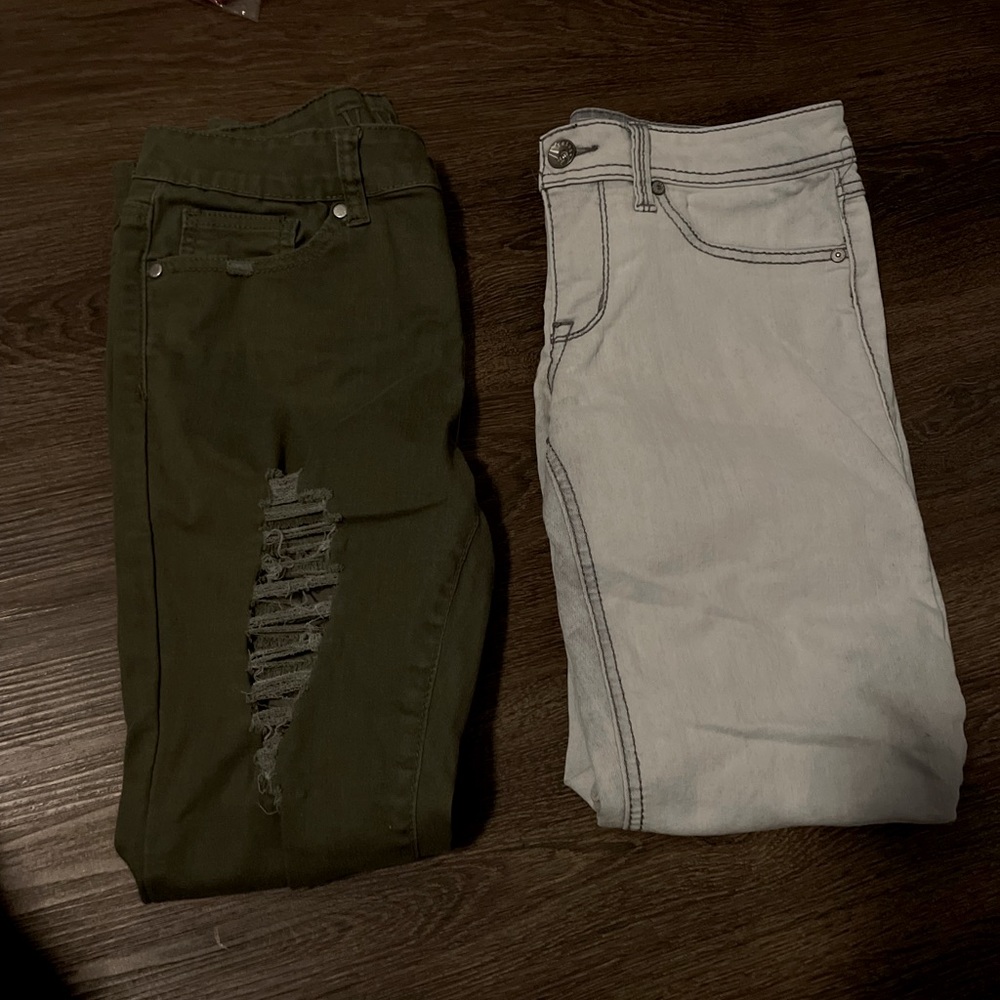 Two pairs of womens size medium skinny jeans